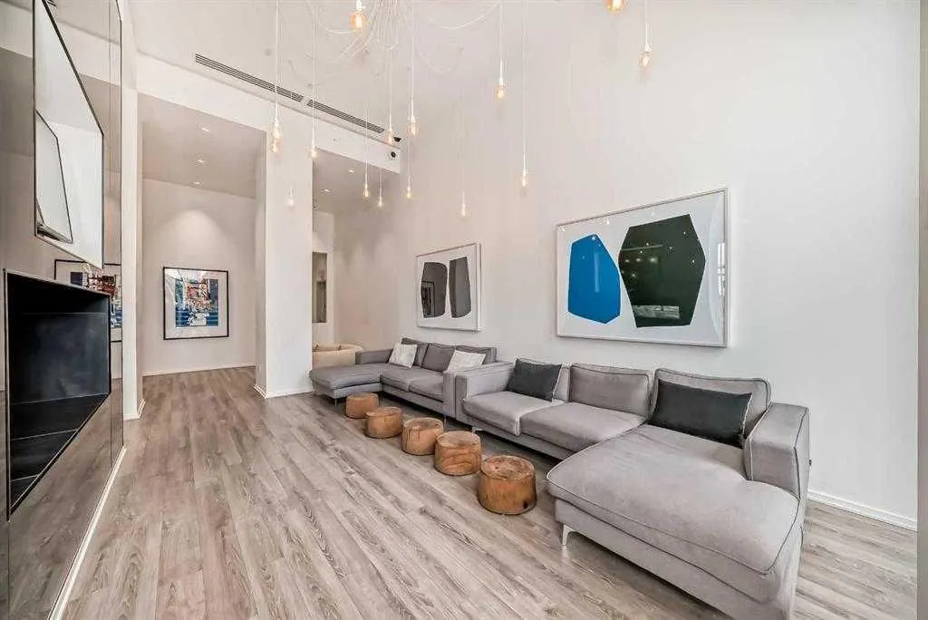 615 6 Avenue SE, #701
