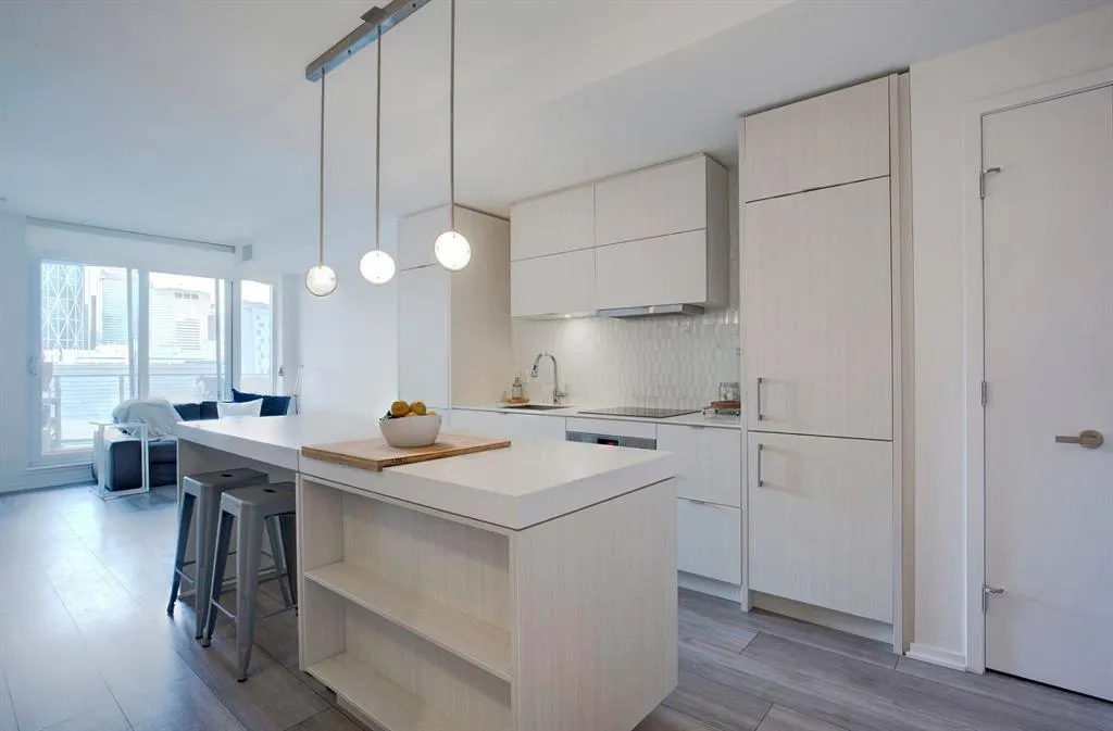 615 6 Avenue SE, #701