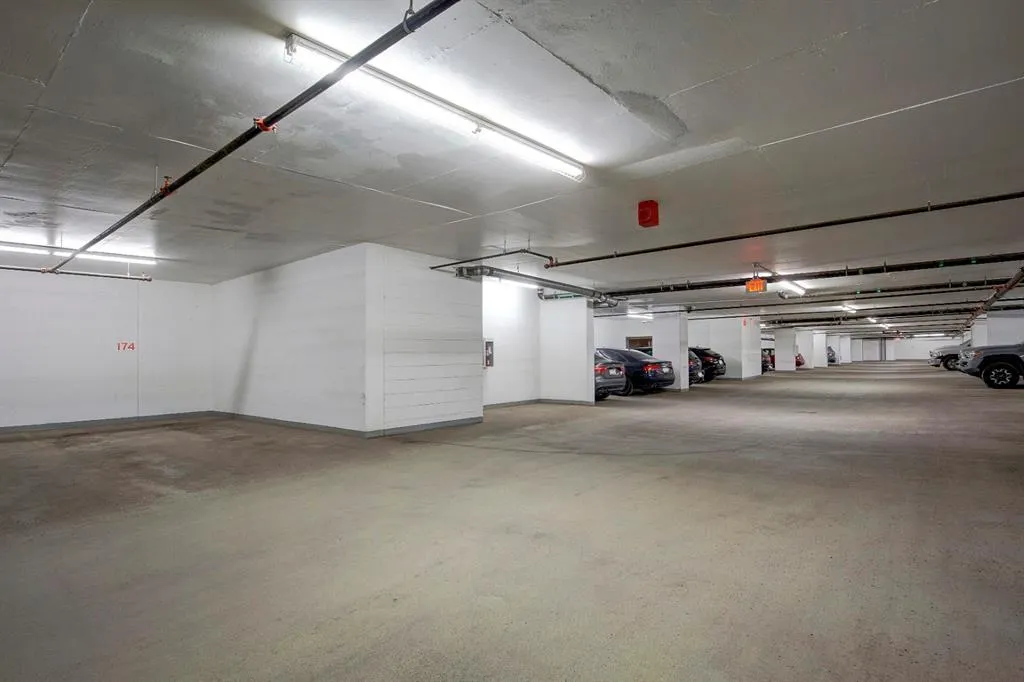 615 6 Avenue SE, #701
