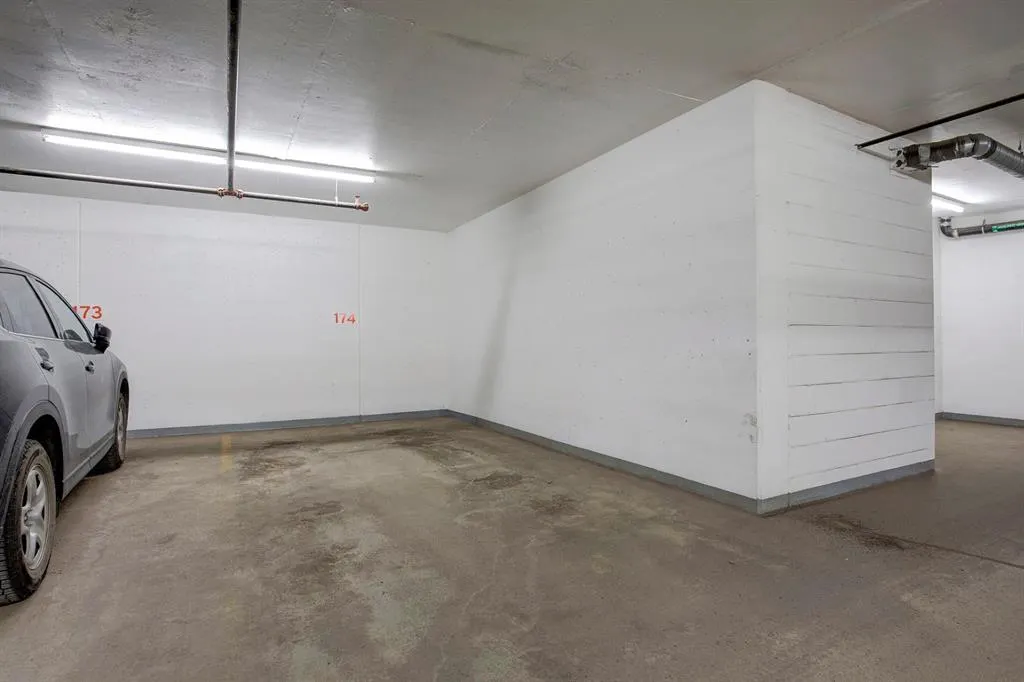 615 6 Avenue SE, #701