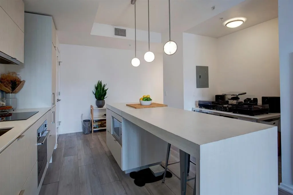 615 6 Avenue SE, #701