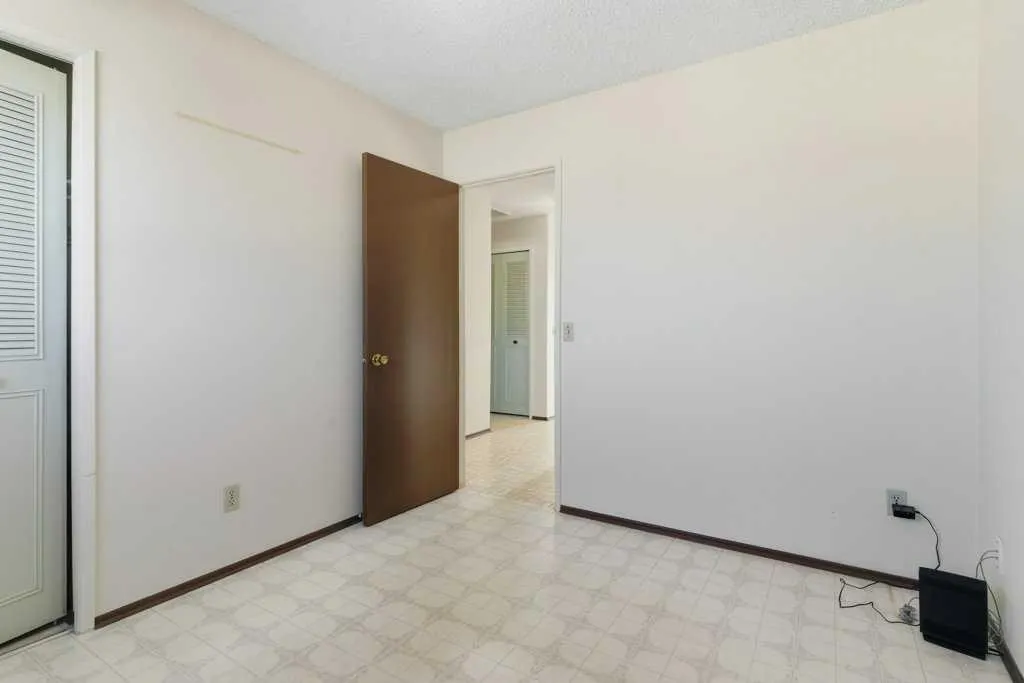 64 Maranda Close NE