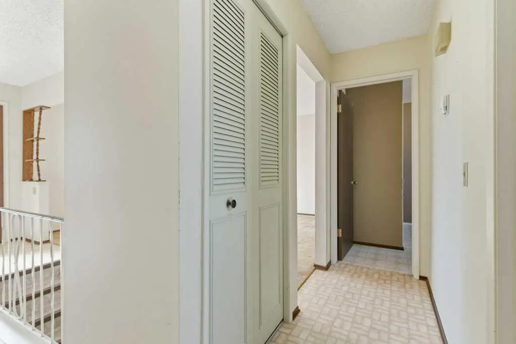 64 Maranda Close NE