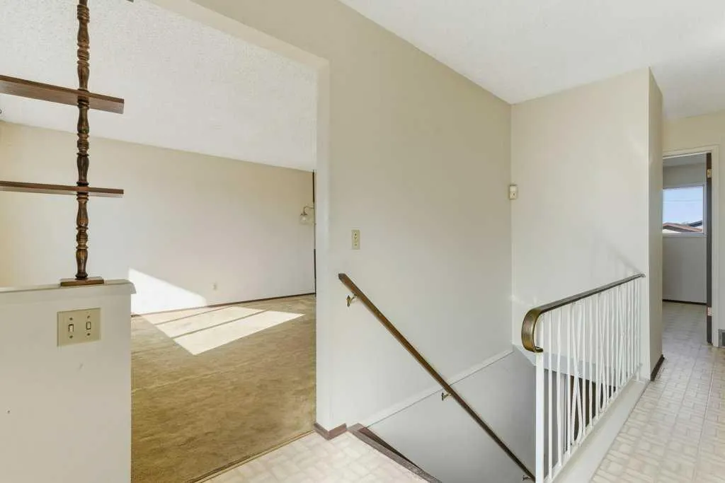 64 Maranda Close NE