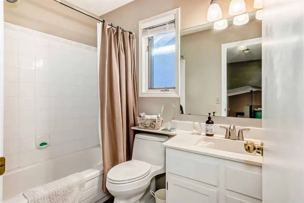 20 Rivergreen Crescent SE