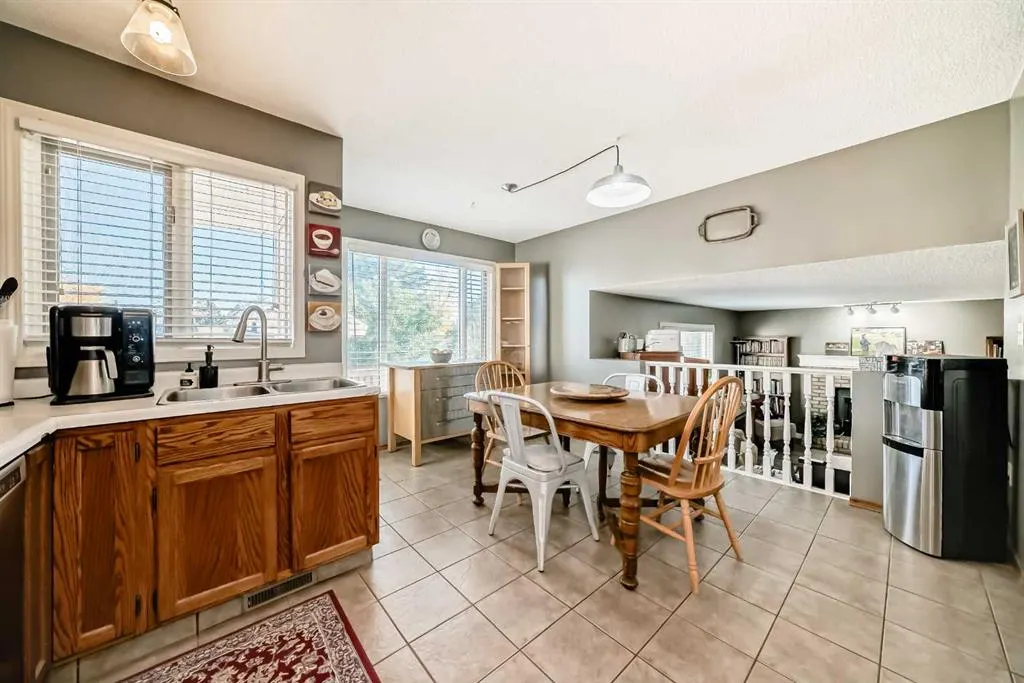 20 Rivergreen Crescent SE