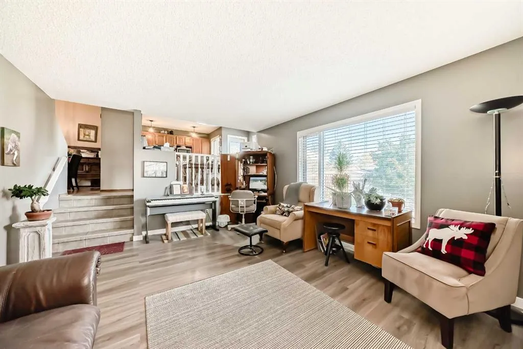 20 Rivergreen Crescent SE