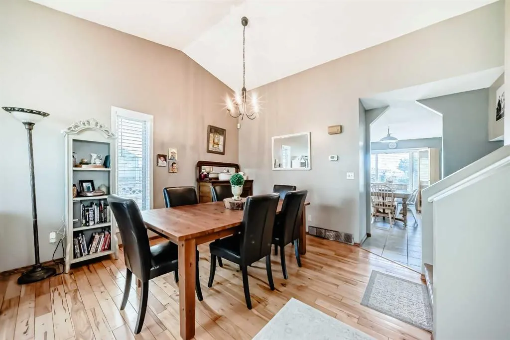 20 Rivergreen Crescent SE