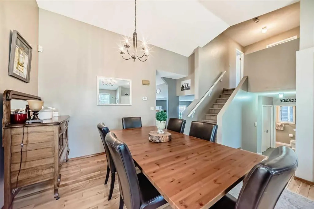 20 Rivergreen Crescent SE