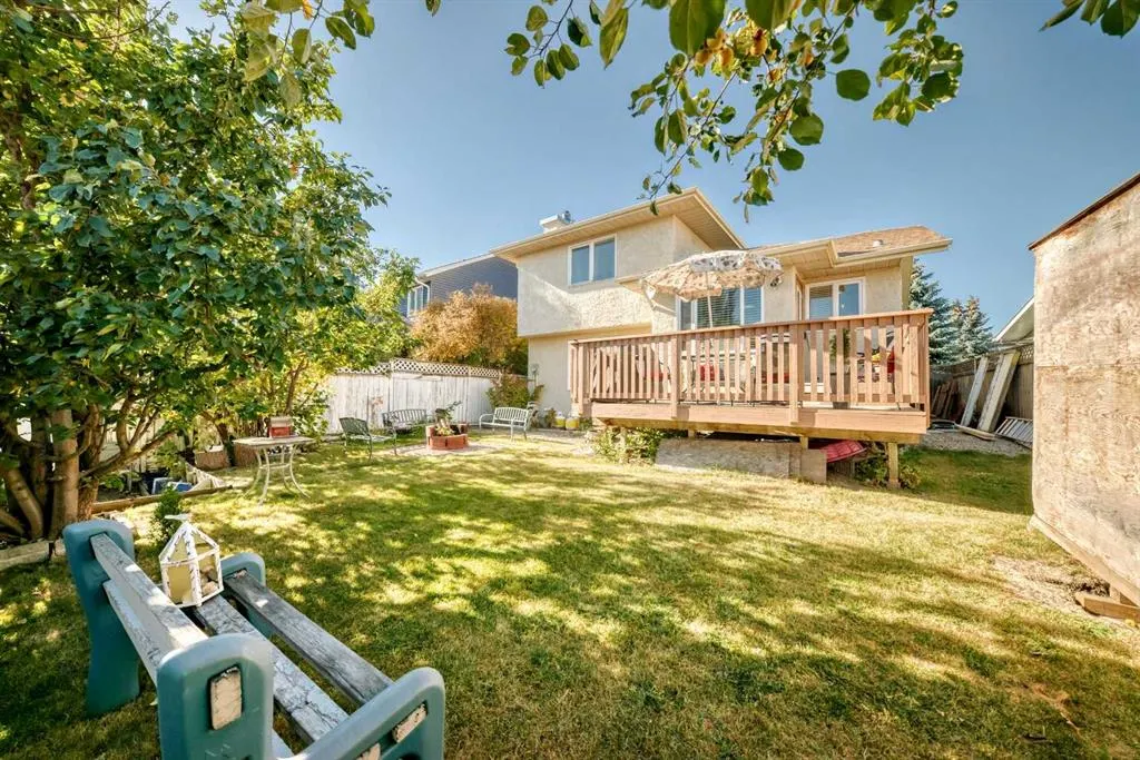 20 Rivergreen Crescent SE