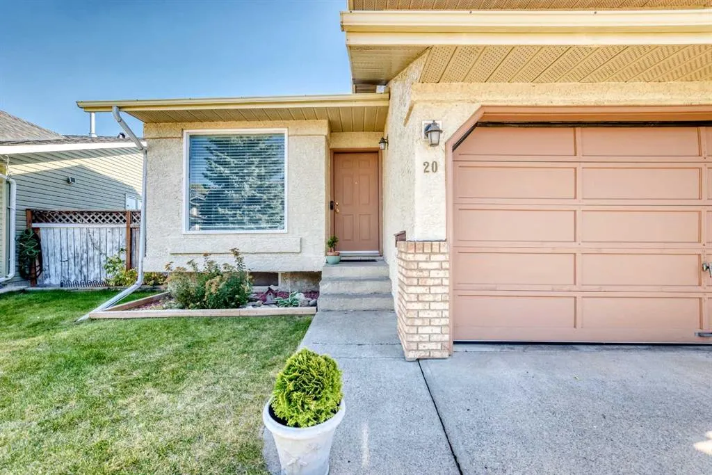 20 Rivergreen Crescent SE
