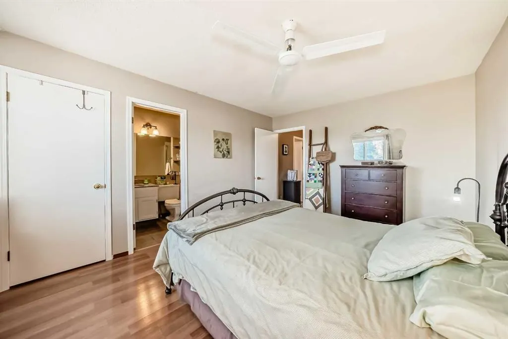 20 Rivergreen Crescent SE