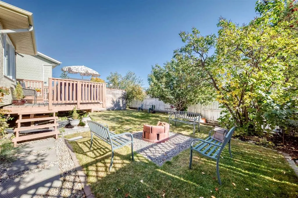 20 Rivergreen Crescent SE