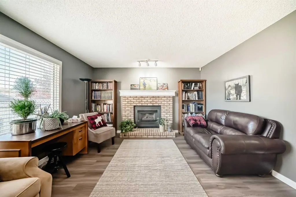 20 Rivergreen Crescent SE