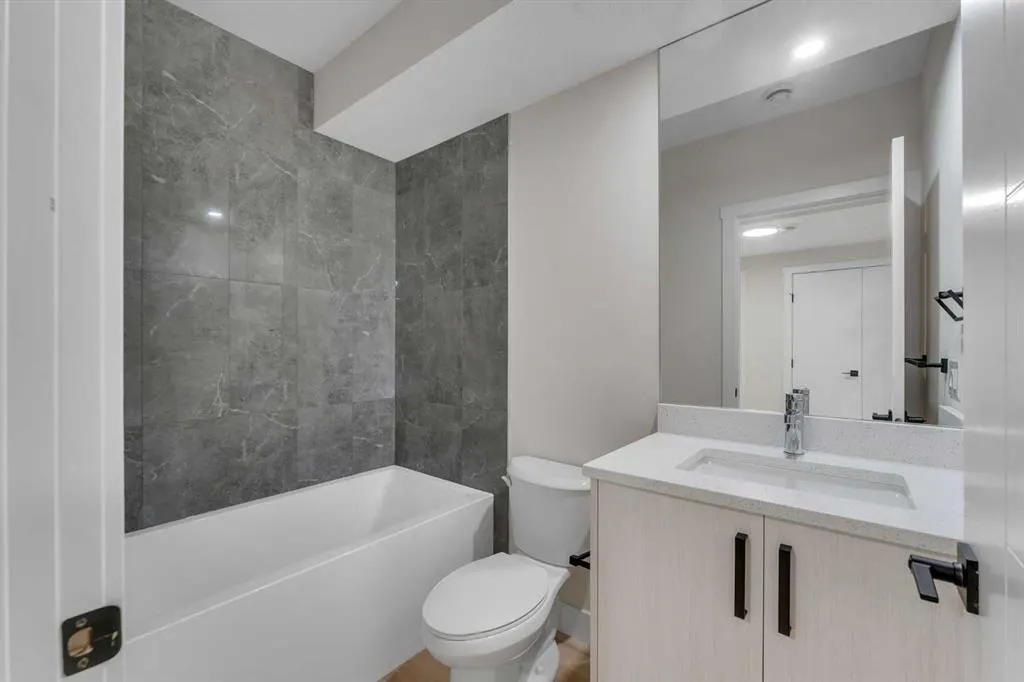 144 Saddlelake Manor NE