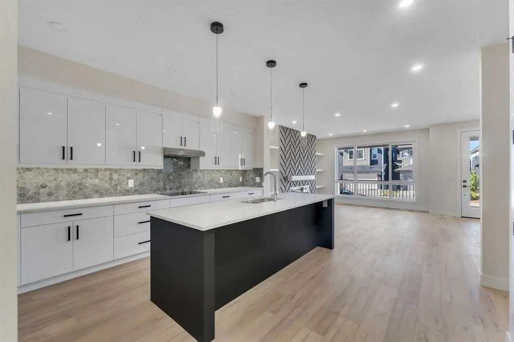 144 Saddlelake Manor NE