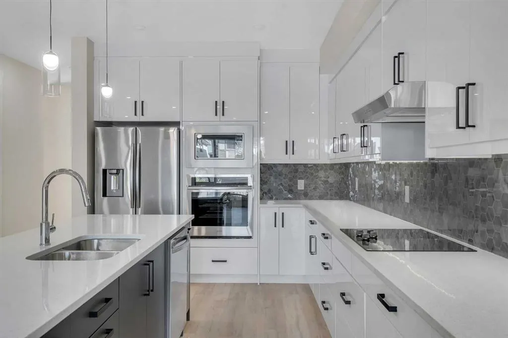 144 Saddlelake Manor NE