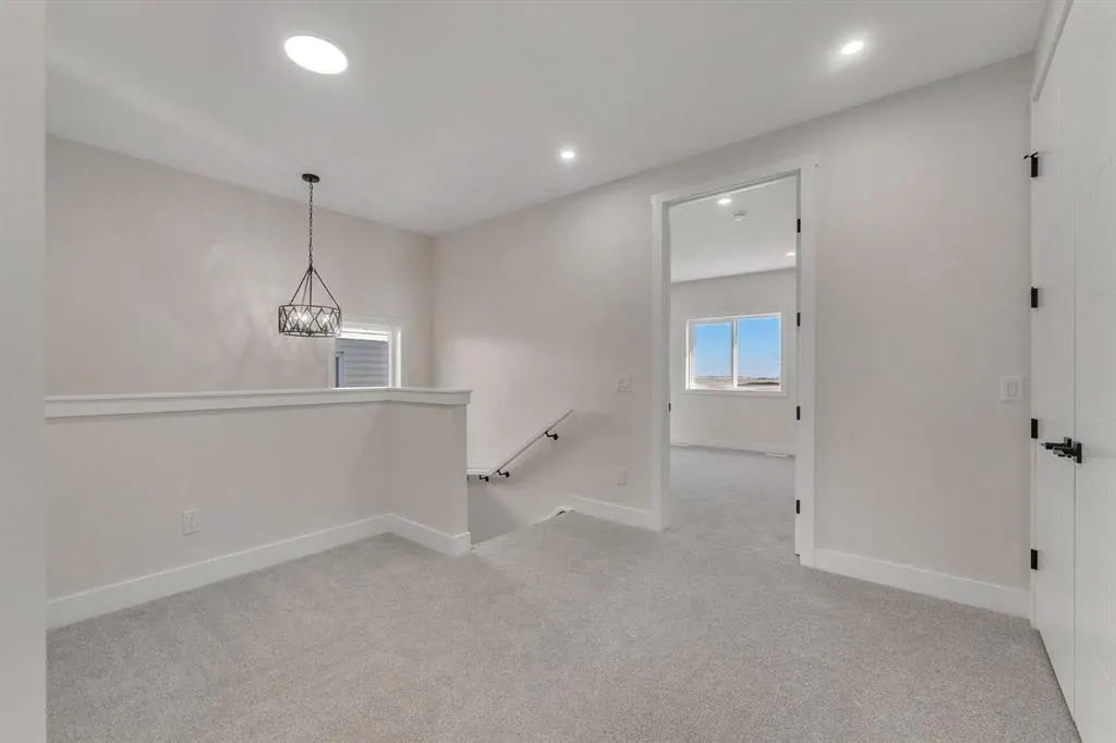 144 Saddlelake Manor NE