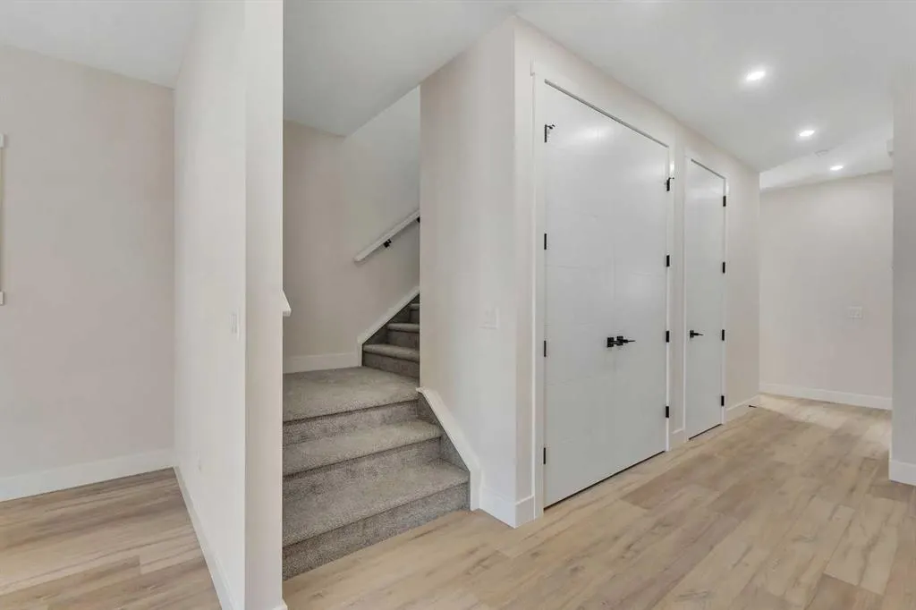 144 Saddlelake Manor NE