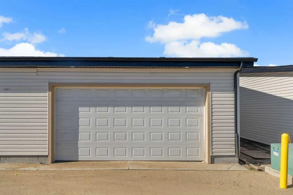 144 Saddlelake Manor NE
