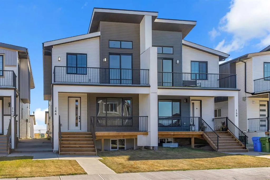 144 Saddlelake Manor NE