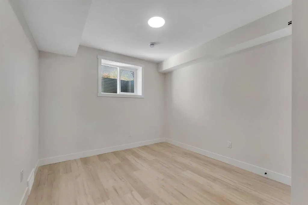 144 Saddlelake Manor NE