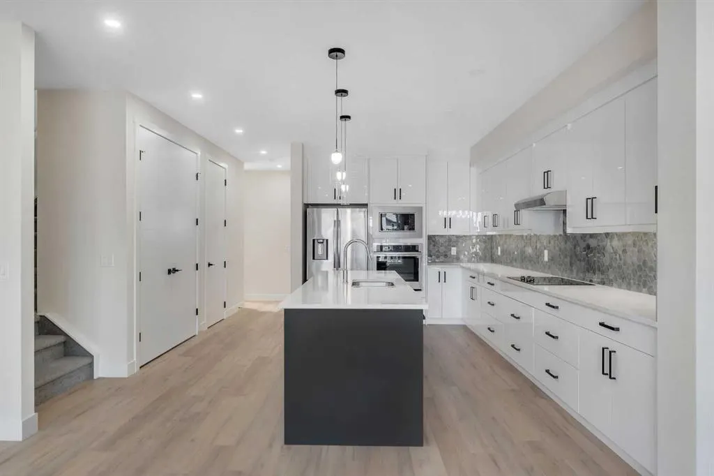 144 Saddlelake Manor NE
