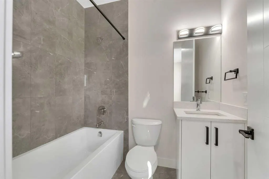 144 Saddlelake Manor NE