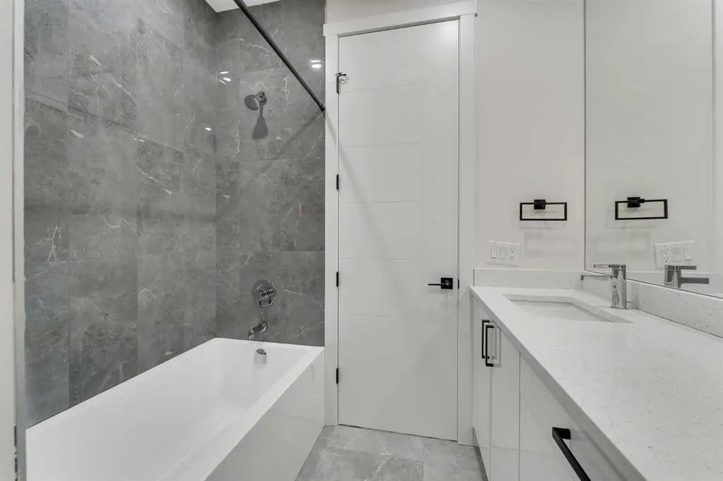 144 Saddlelake Manor NE