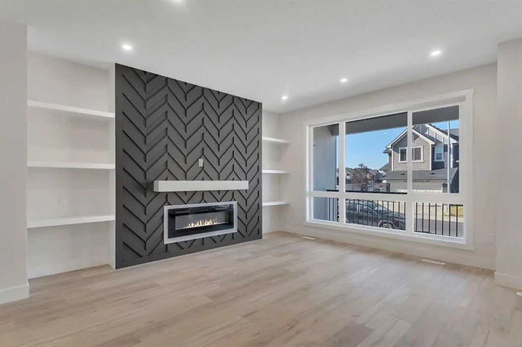 144 Saddlelake Manor NE