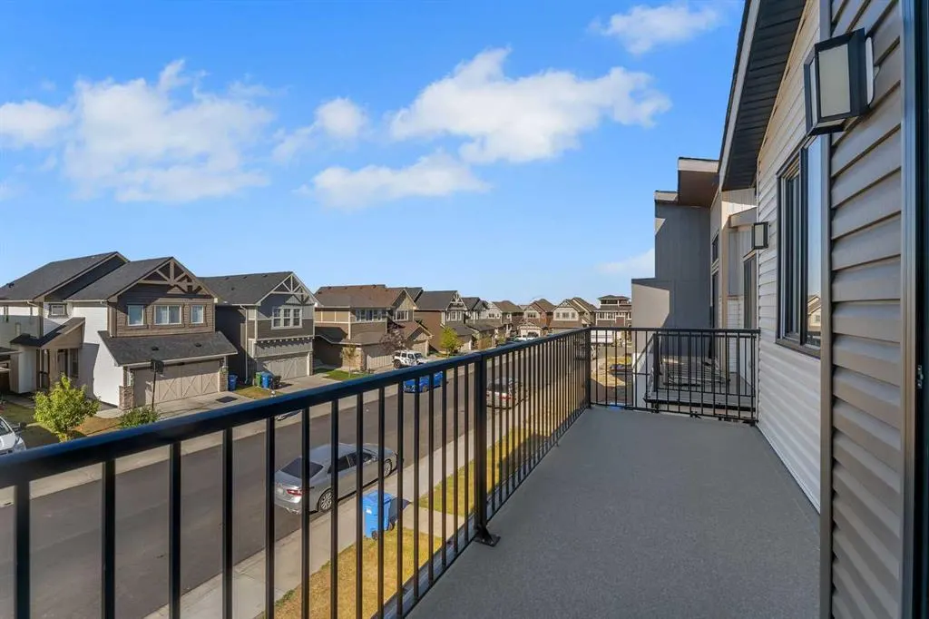 144 Saddlelake Manor NE