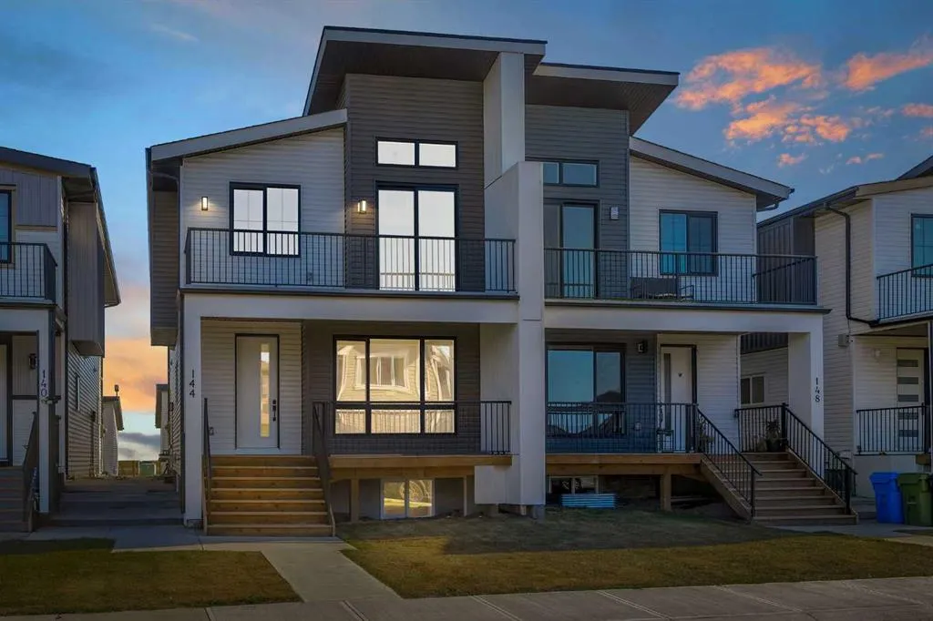 144 Saddlelake Manor NE