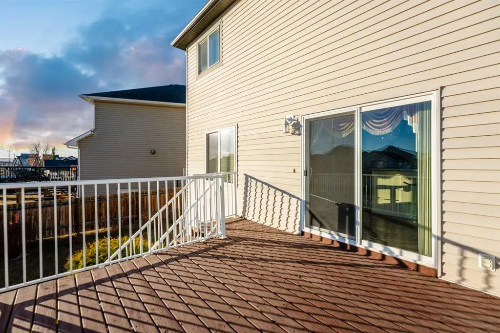 27 Saddlemont Manor NE