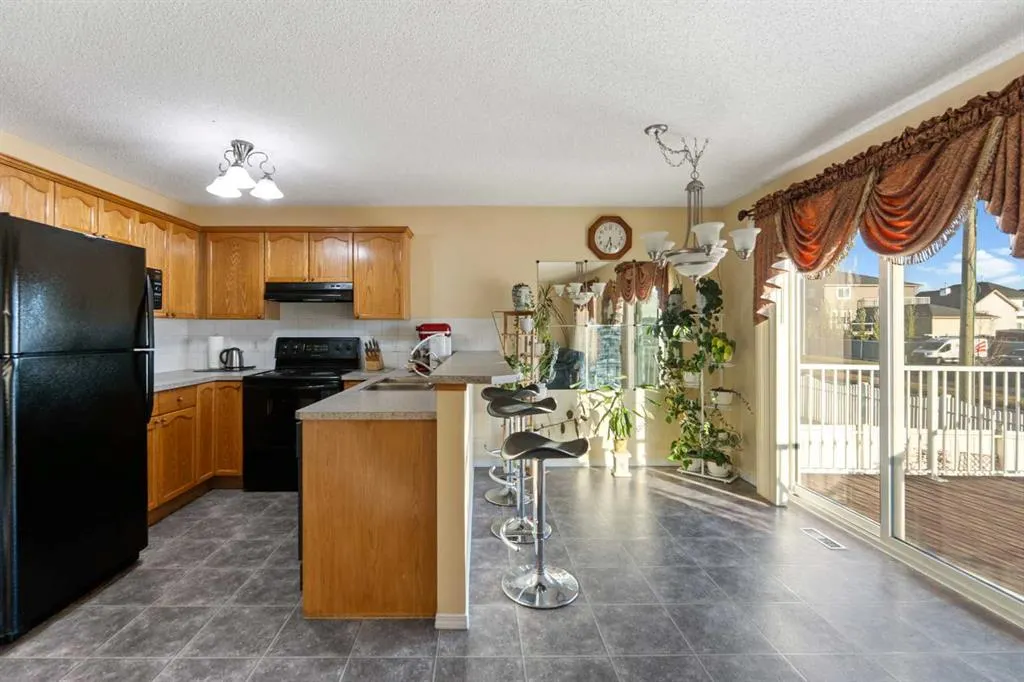 27 Saddlemont Manor NE