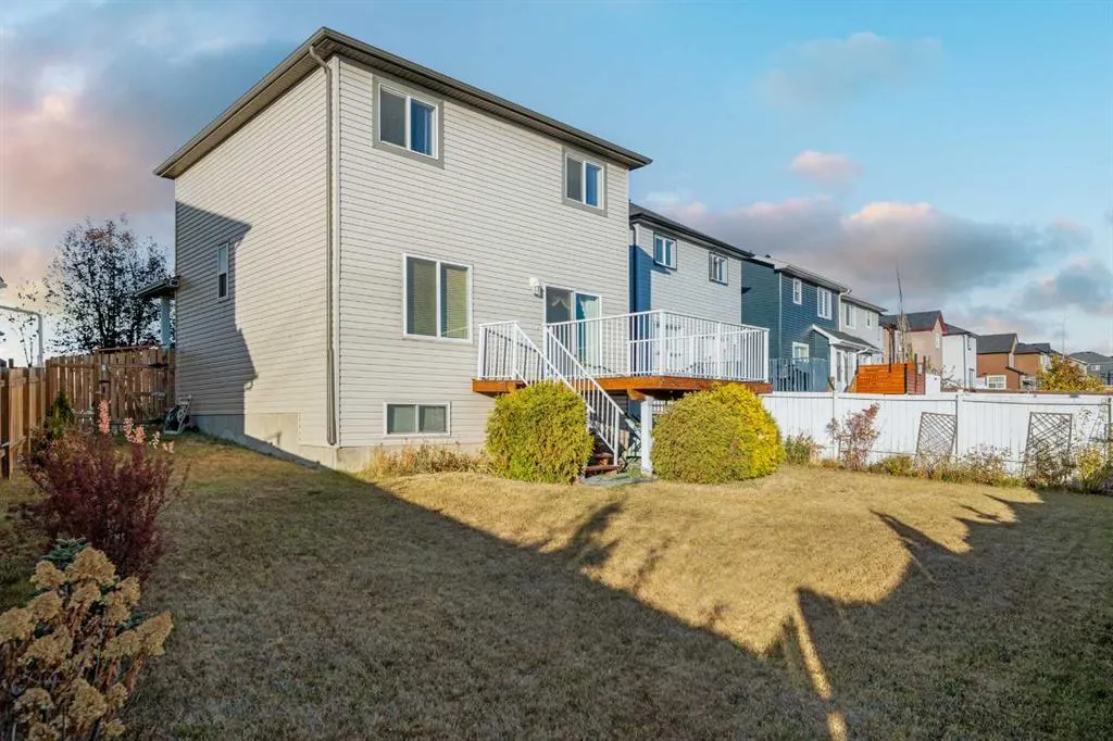 27 Saddlemont Manor NE