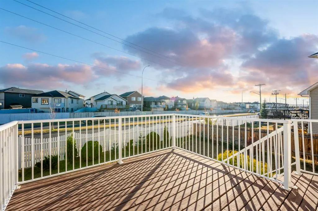 27 Saddlemont Manor NE