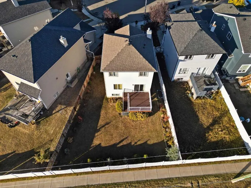 27 Saddlemont Manor NE