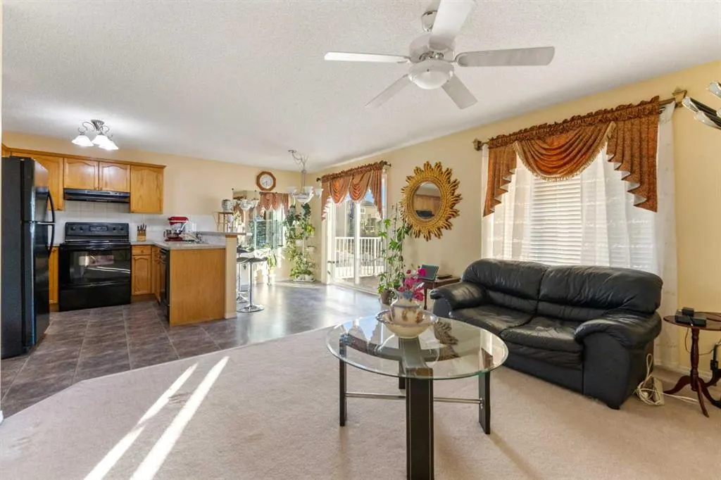 27 Saddlemont Manor NE