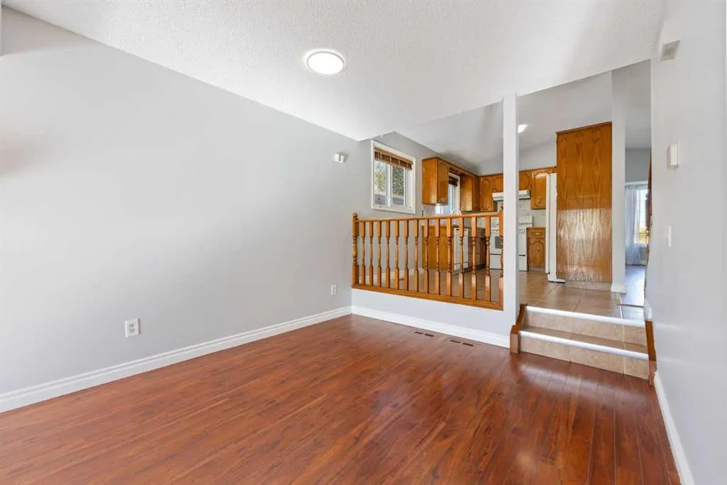 336 Whitworth Way NE