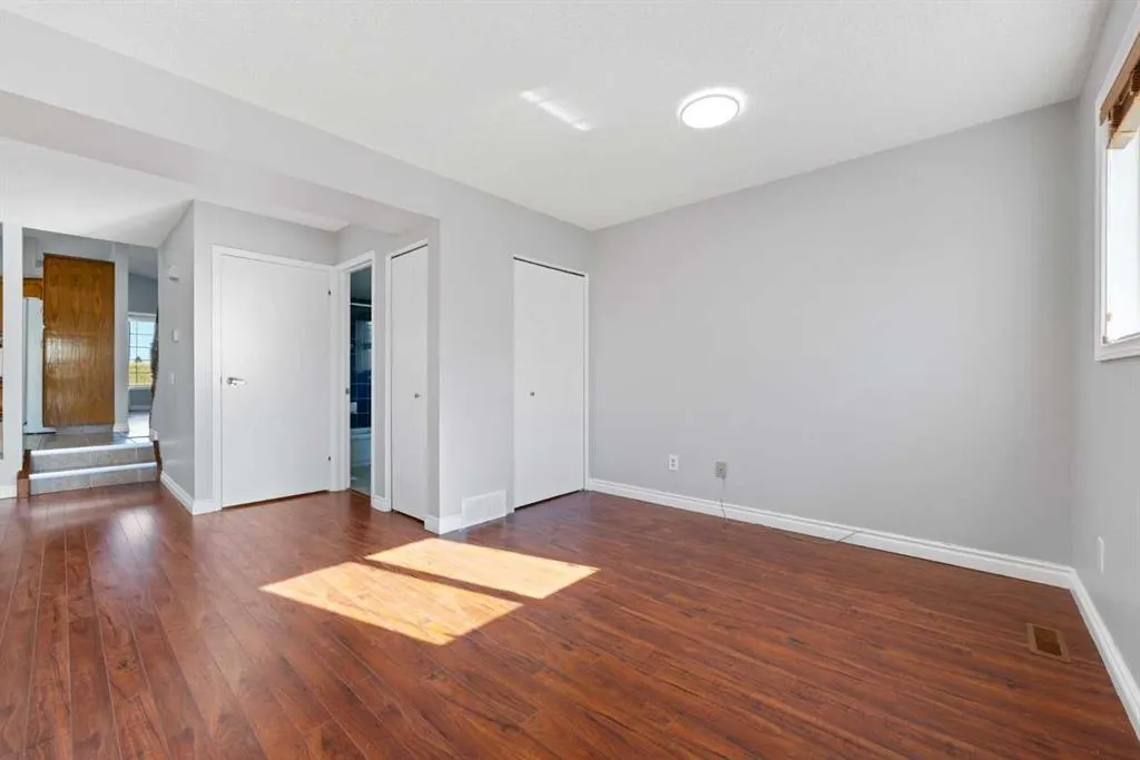336 Whitworth Way NE
