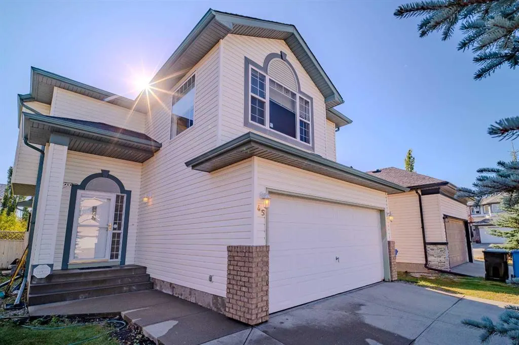 45 Arbour Crest Terrace NW