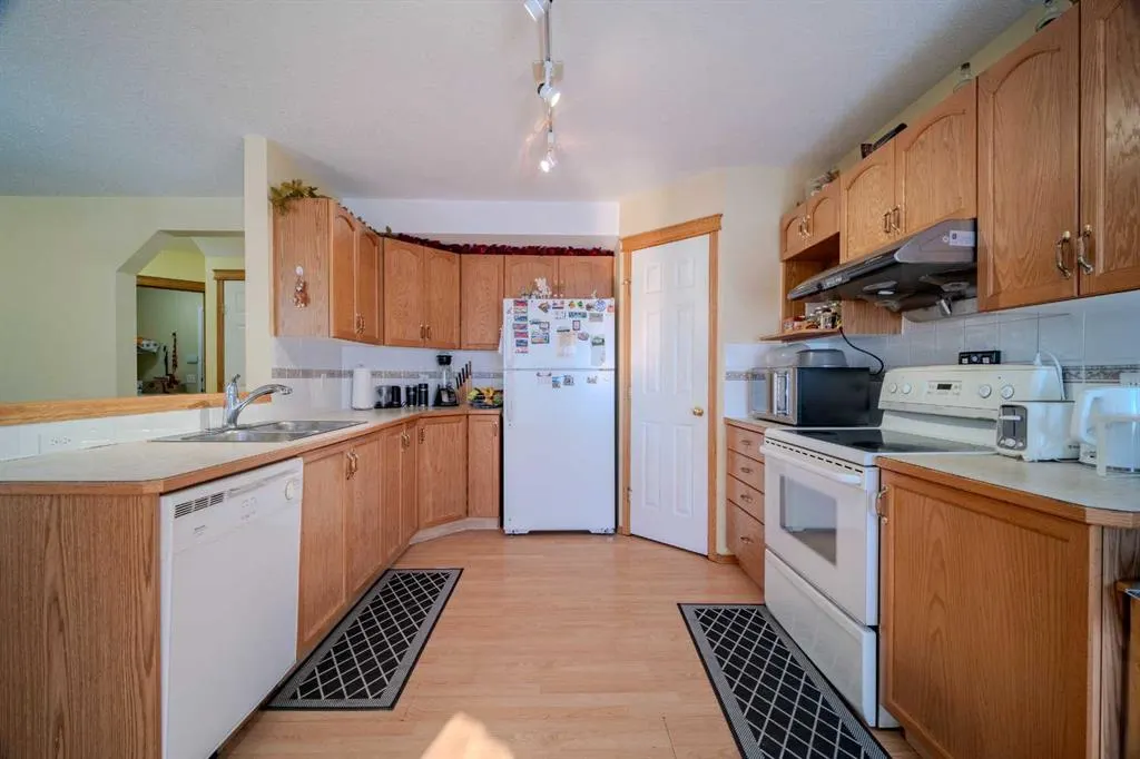 45 Arbour Crest Terrace NW