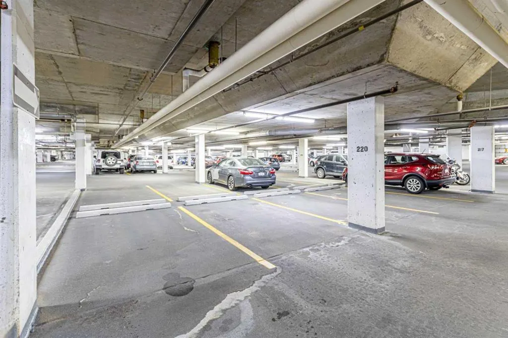 60 Royal Oak Plaza NW, #434