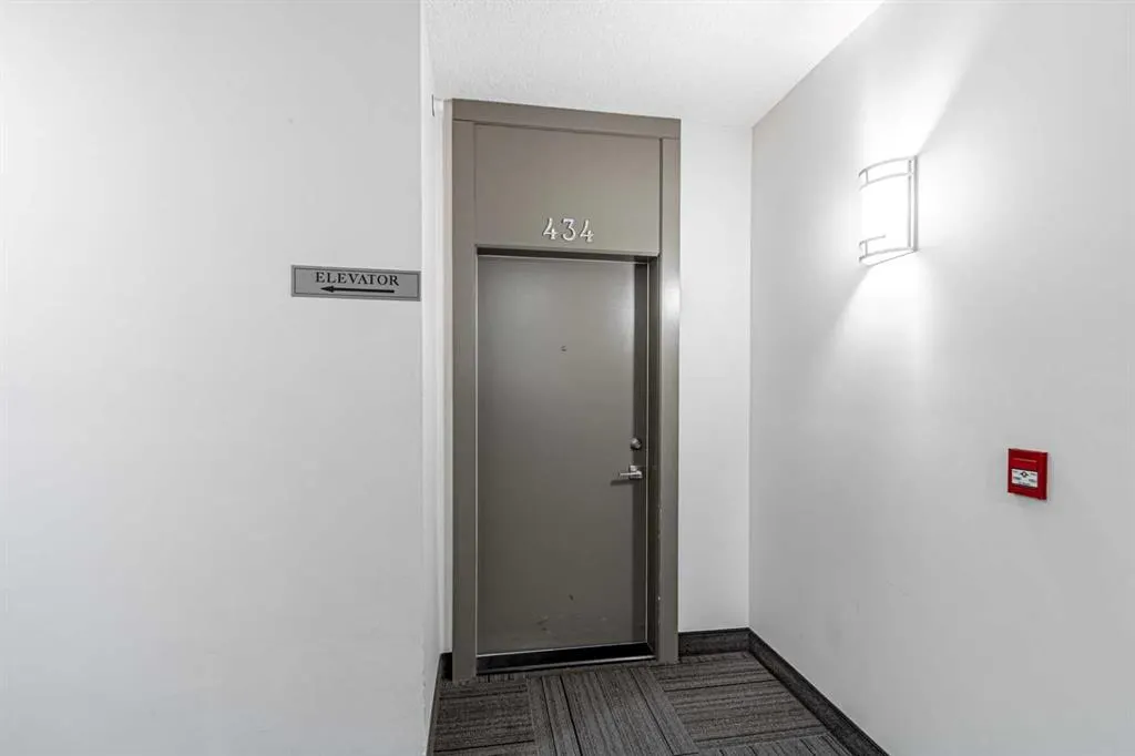 60 Royal Oak Plaza NW, #434