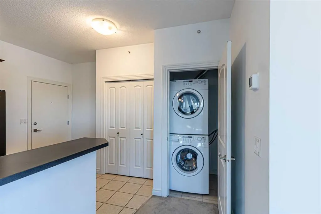 60 Royal Oak Plaza NW, #434