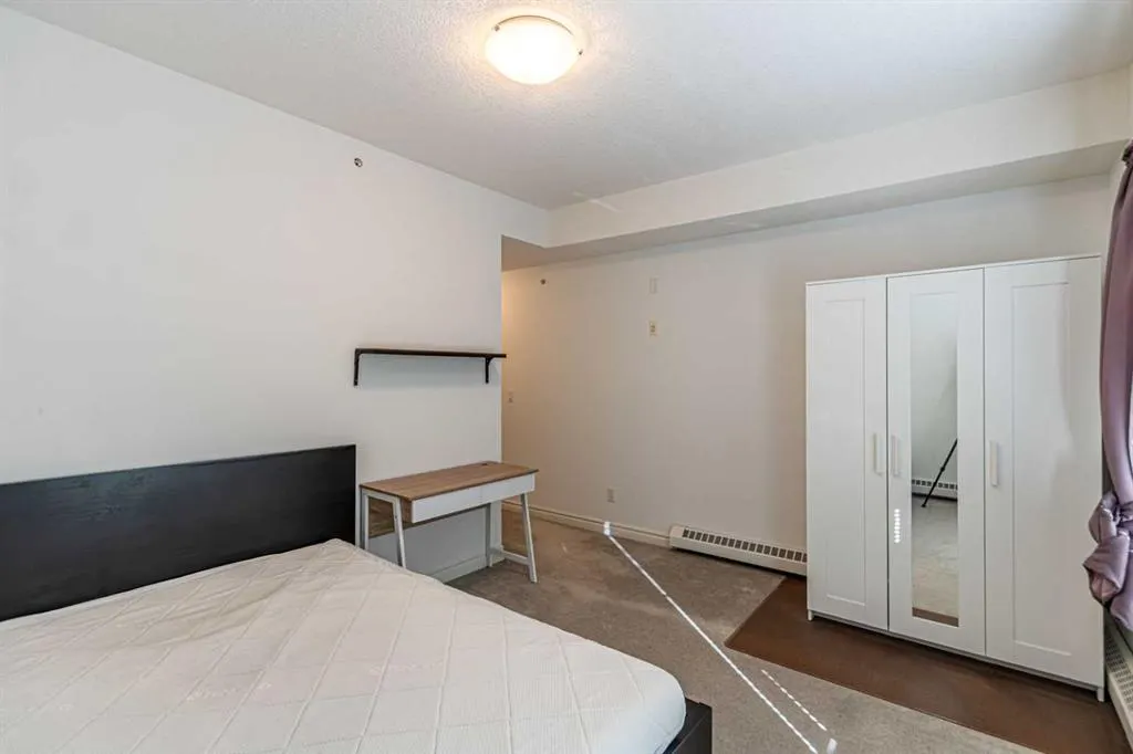 60 Royal Oak Plaza NW, #434