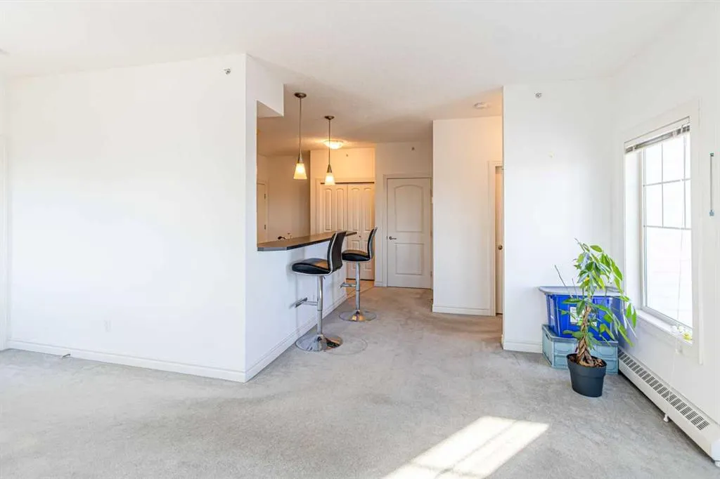 60 Royal Oak Plaza NW, #434