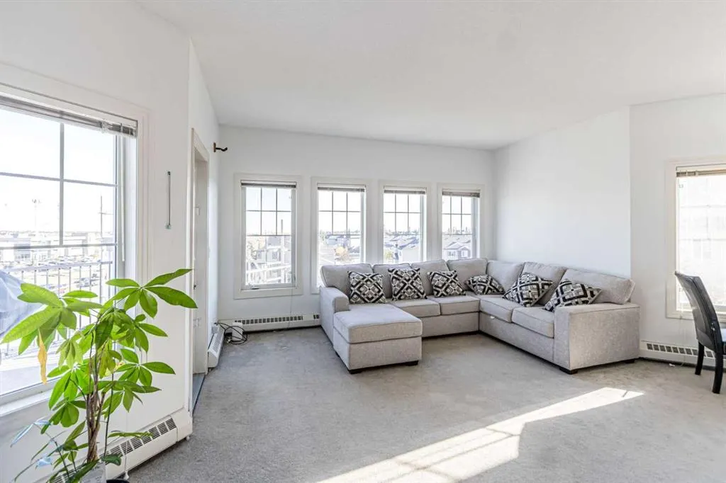 60 Royal Oak Plaza NW, #434