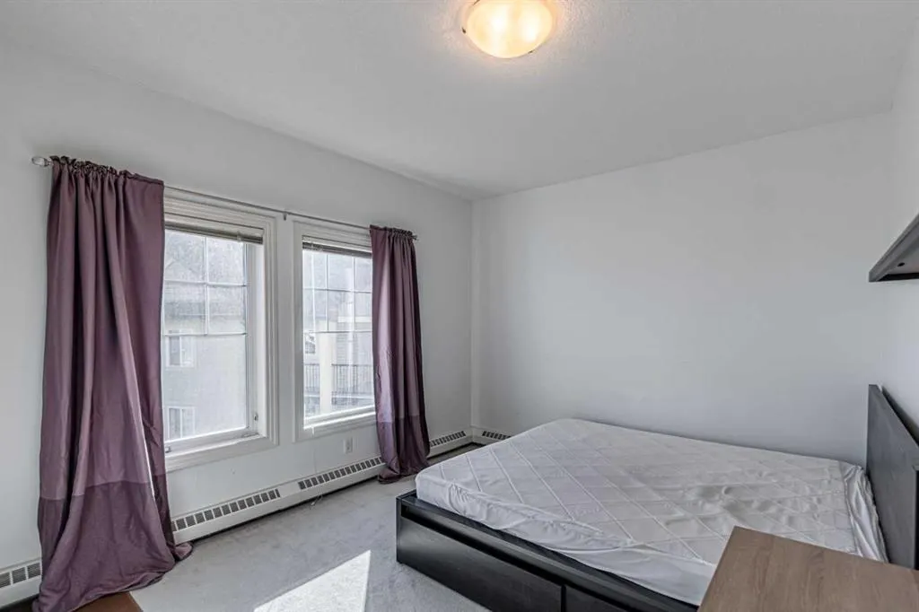 60 Royal Oak Plaza NW, #434