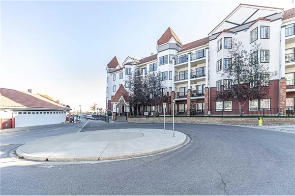 60 Royal Oak Plaza NW, #434